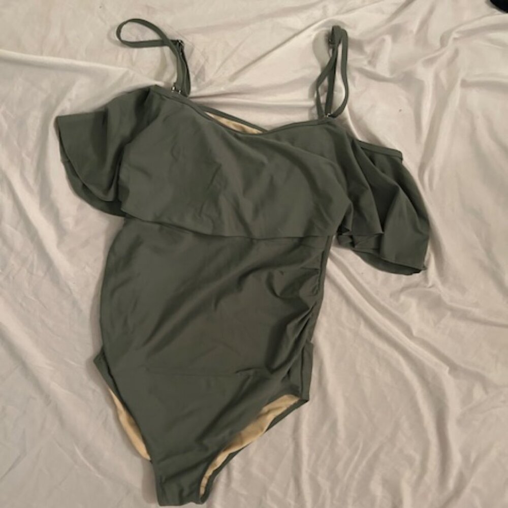 size medium womens one piece swim suit   green swimming